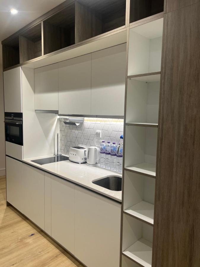 London Luxxe Suites & Apartments - London Heathrow Airport, Terminal 1 2 3 4 5 Hillingdon Buitenkant foto