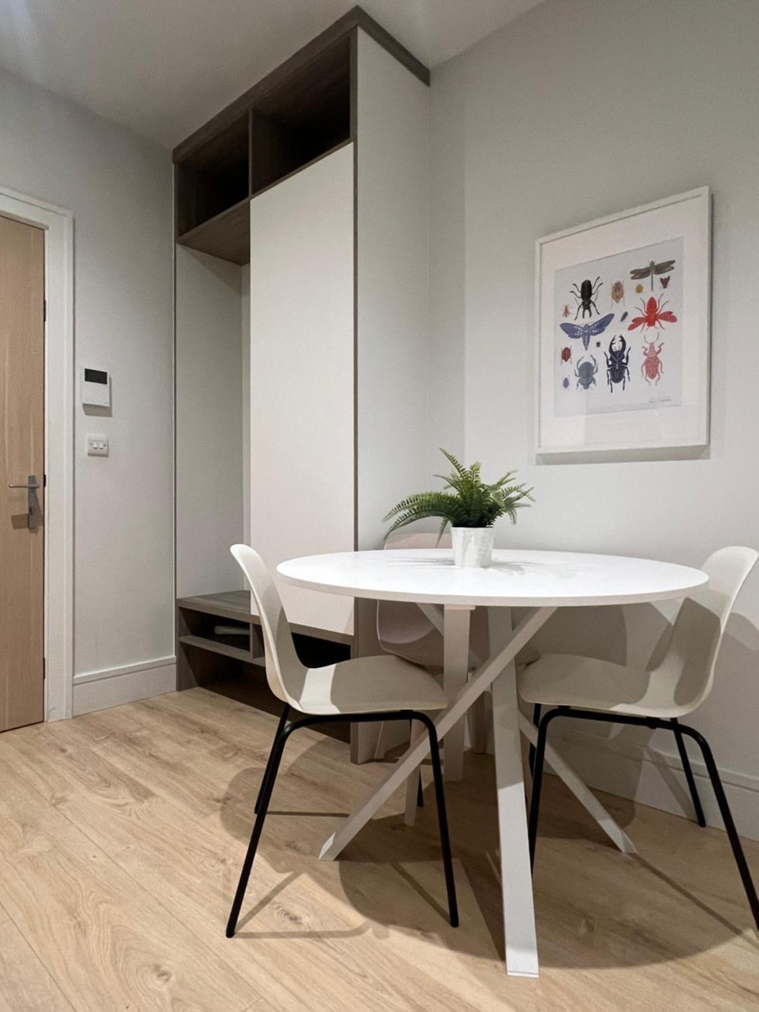 London Luxxe Suites & Apartments - London Heathrow Airport, Terminal 1 2 3 4 5 Hillingdon Buitenkant foto